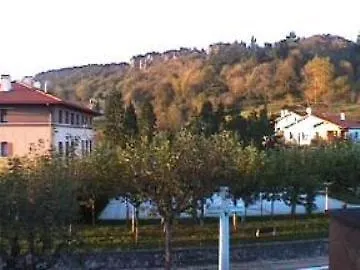 Gurutzeberri Hotel Oiartzun